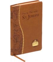 Day By Day with St Joseph (9781937913083)